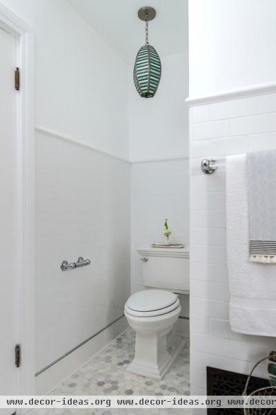 transitional bathroom by FOUR POINT Design+Construction Inc.