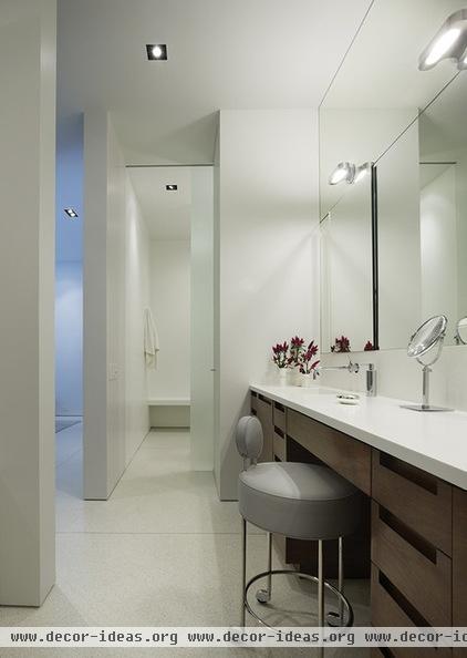 contemporary bathroom by Wheeler Kearns Architects