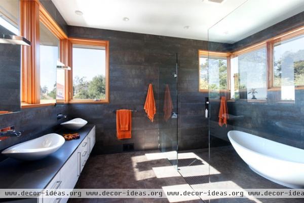 contemporary bathroom by Jody Brettkelly