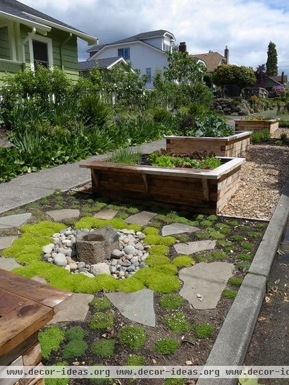 traditional landscape by Erin Lau Landscape Design- Seattle