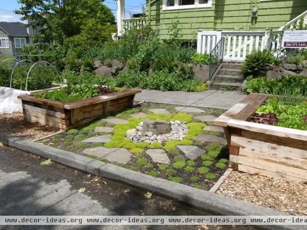 traditional landscape by Erin Lau Landscape Design- Seattle