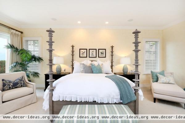 beach style bedroom by Blackband Design