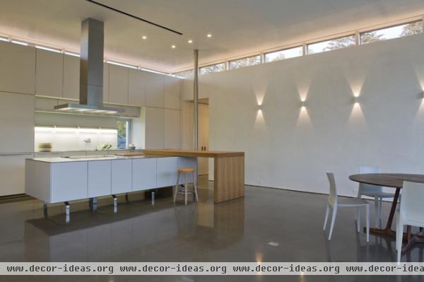 modern kitchen by Bushman Dreyfus Architects