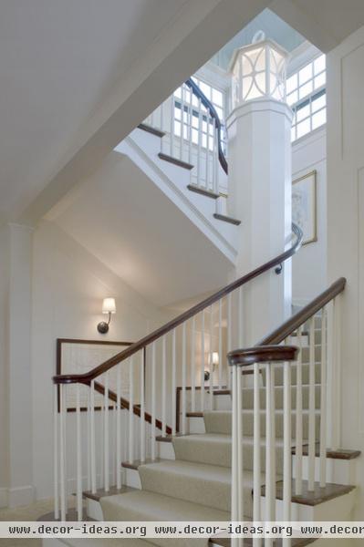 traditional staircase by Albert, Righter & Tittmann Architects, Inc.