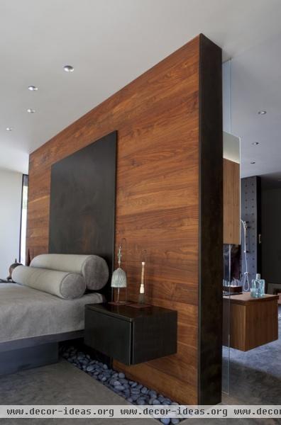 contemporary bedroom by Hufft Projects