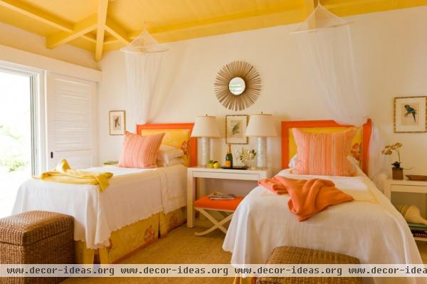 tropical bedroom by Gary McBournie Inc.