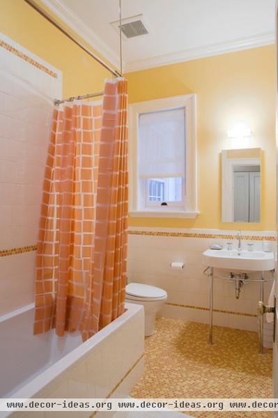 traditional bathroom by Linda Jaquez Architectural Photography