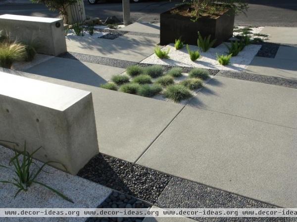 modern landscape by Grounded - Richard Risner RLA, ASLA