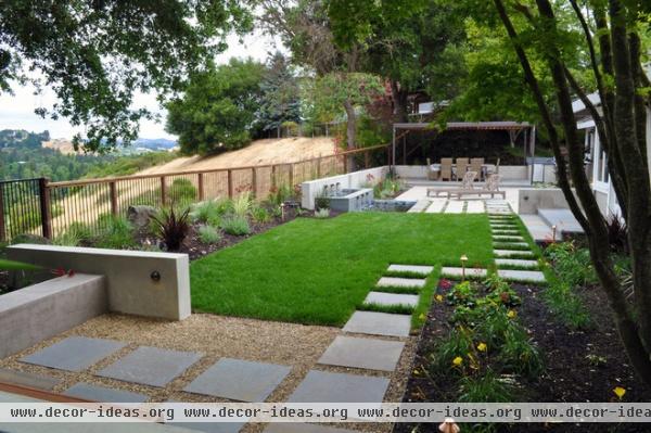 contemporary landscape by Huettl Landscape Architecture