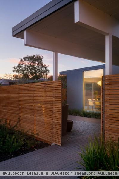 midcentury entry by building Lab, inc.