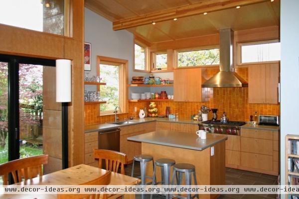 contemporary kitchen by Tom Kuniholm Architects, AIA