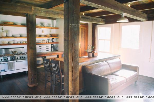 rustic living room by Michelle Pattee