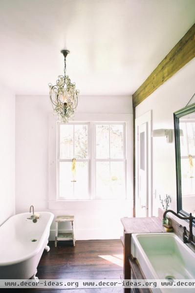 rustic bathroom by Michelle Pattee