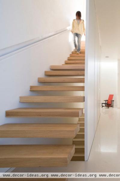 modern staircase by MarchDesign