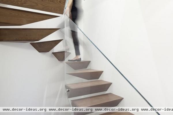 modern staircase by Gerstner