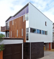 Houzz Tour: A New Home in an Old Backyard