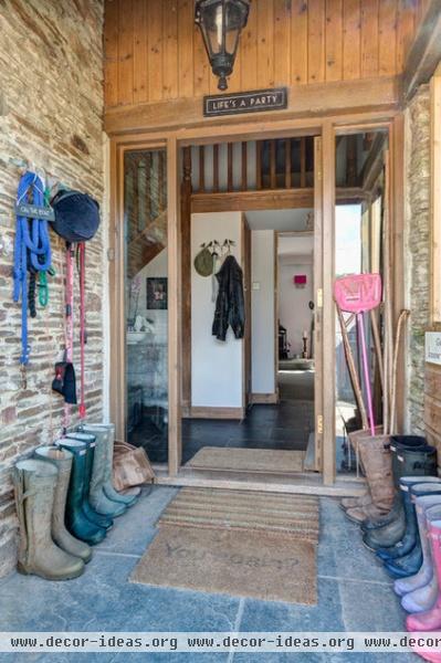 farmhouse entry by Colin Cadle Photography