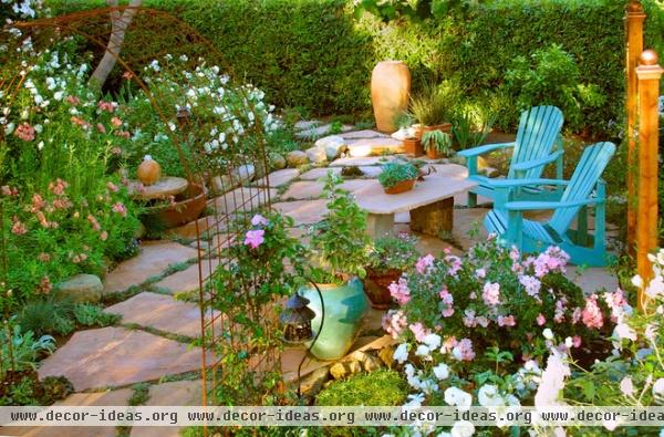 traditional landscape by Margie Grace - Grace Design Associates