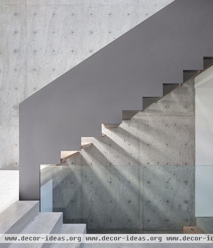 modern staircase by splyce design