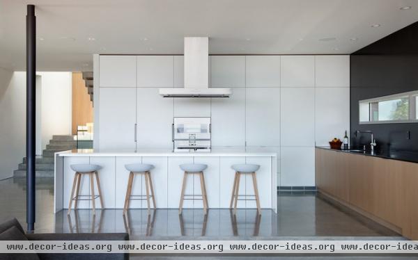 modern kitchen by splyce design