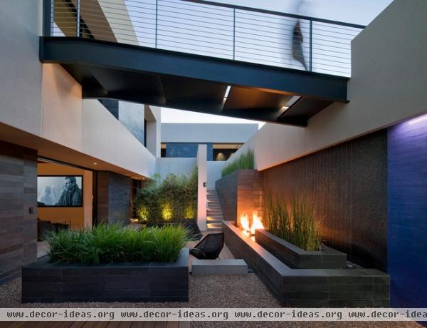 contemporary landscape by Assemblage Studio