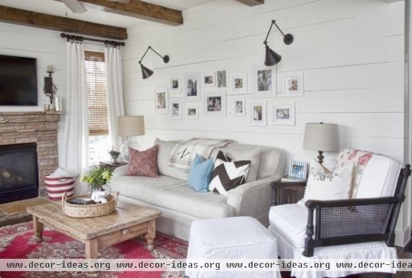 farmhouse living room by Julie Holloway