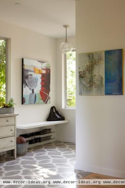 contemporary entry by Dehn Bloom Design