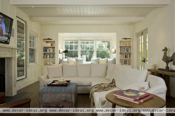 traditional family room by Arcanum Architecture