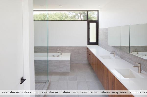 modern bathroom by Hufft Projects