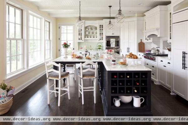 traditional kitchen by Martha O'Hara Interiors