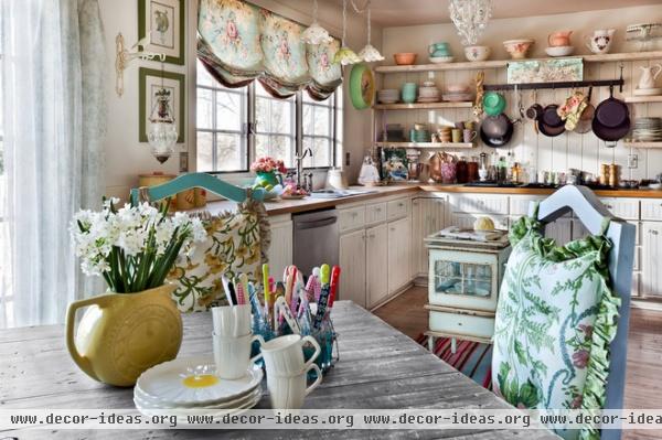 farmhouse kitchen by Bill Mathews Photographer, Inc