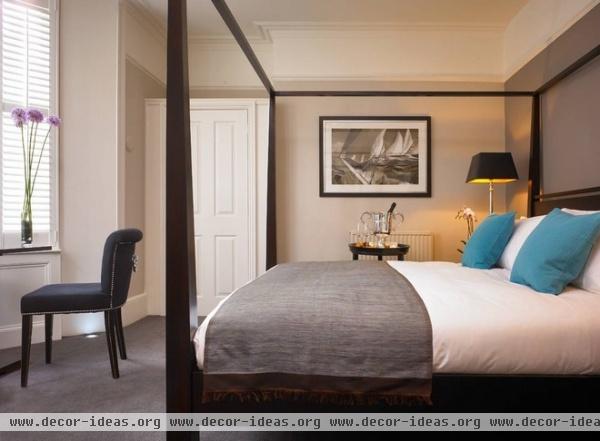 contemporary bedroom by David Churchill - Architectural  Photographer