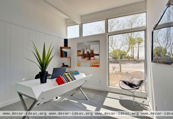 midcentury home office by House & Homes Palm Springs Home Staging