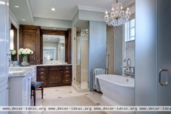 traditional bathroom by Domiteaux + Baggett Architects, PLLC