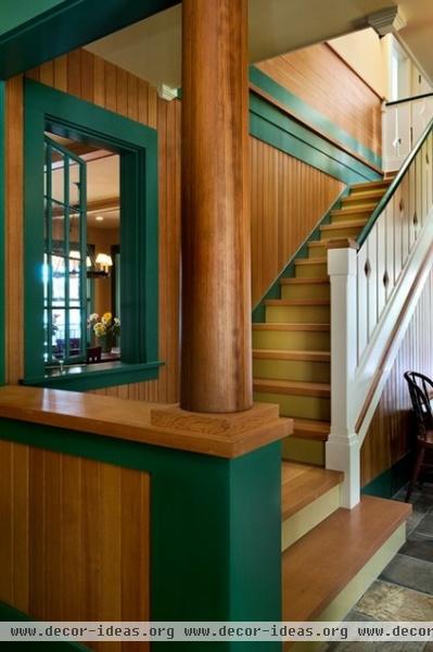 traditional staircase by Smith & Vansant Architects PC