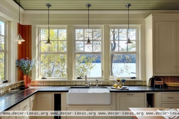 farmhouse kitchen by Smith & Vansant Architects PC