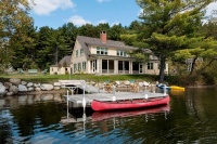 Houzz Tour: A Peaceful Lake House Rises From the Rubble