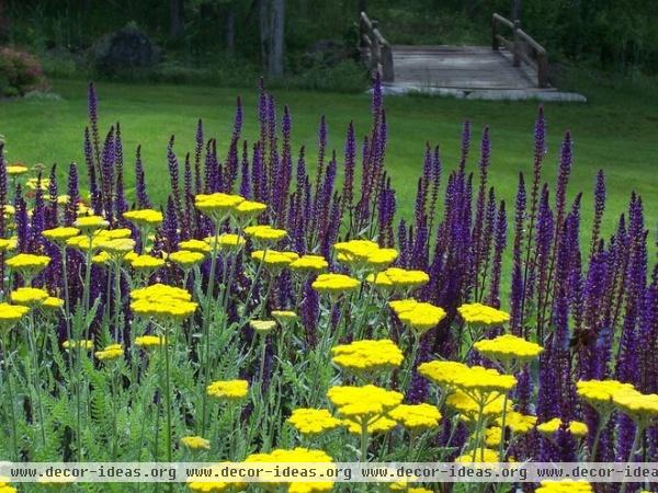 farmhouse landscape by Dear Garden Associates, Inc.