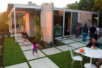 There’s a Party in the Backyard, Says a Houzz Landscaping Survey