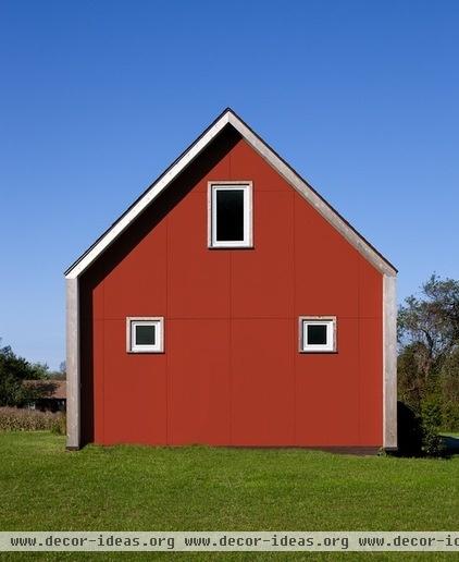 farmhouse exterior by ZeroEnergy Design