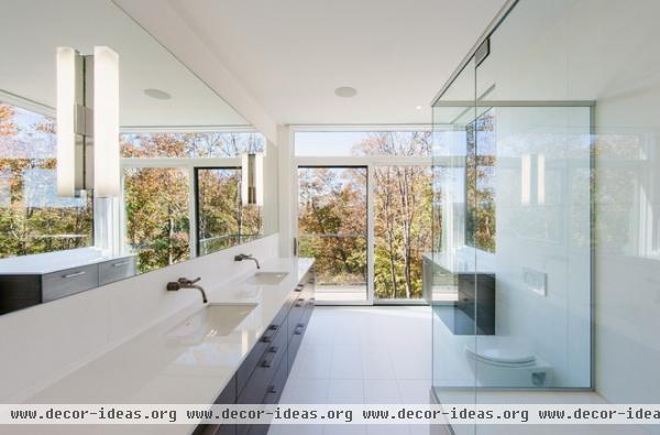 modern bathroom by Christopher Simmonds Architect