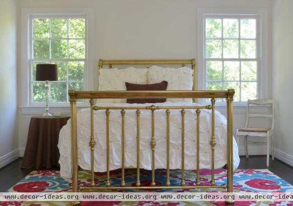 traditional bedroom by Sarah Greenman