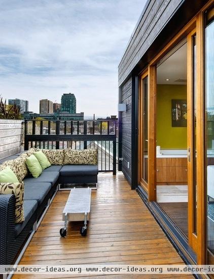 transitional deck by Andrew Snow Photography