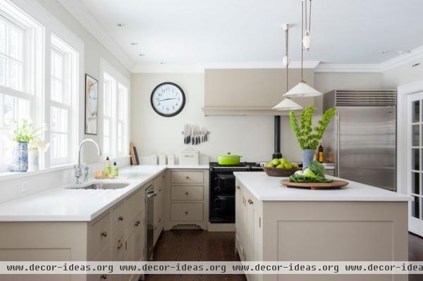 transitional kitchen by Rafe Churchill: Traditional Houses