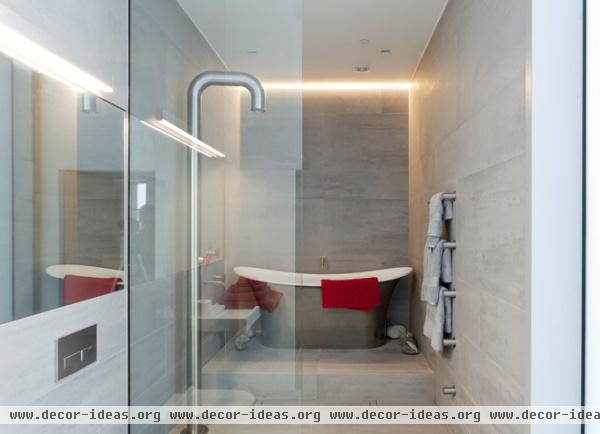 contemporary bathroom by LeichtUSA