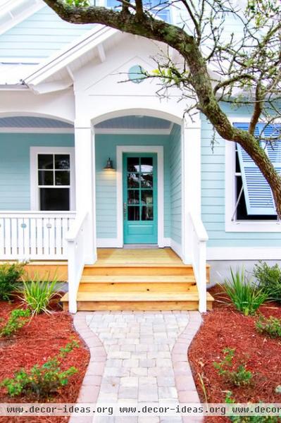 beach style entry by Glenn Layton Homes