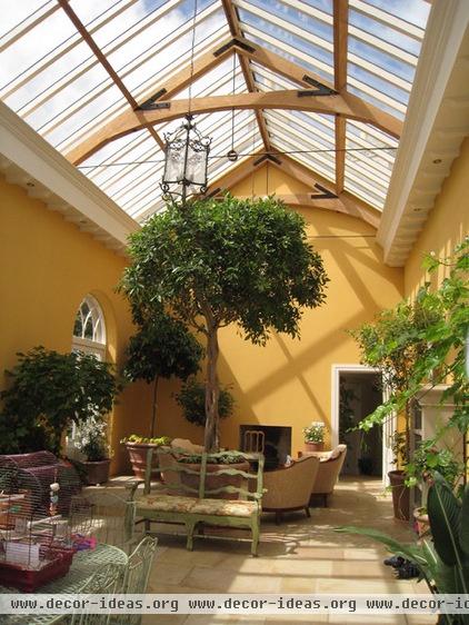 traditional family room by Des Ewing Residential Architects