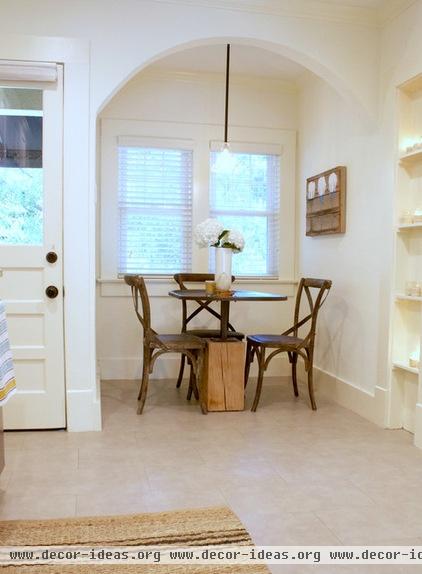 transitional dining room by Mina Brinkey