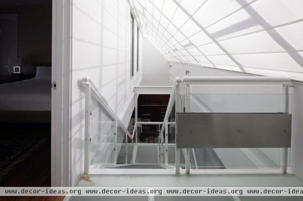 modern staircase by BWArchitects (formerly Basil Walter Architects)