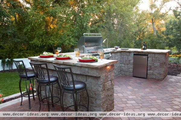 traditional patio by Olive Branch Integrated Outdoor Design